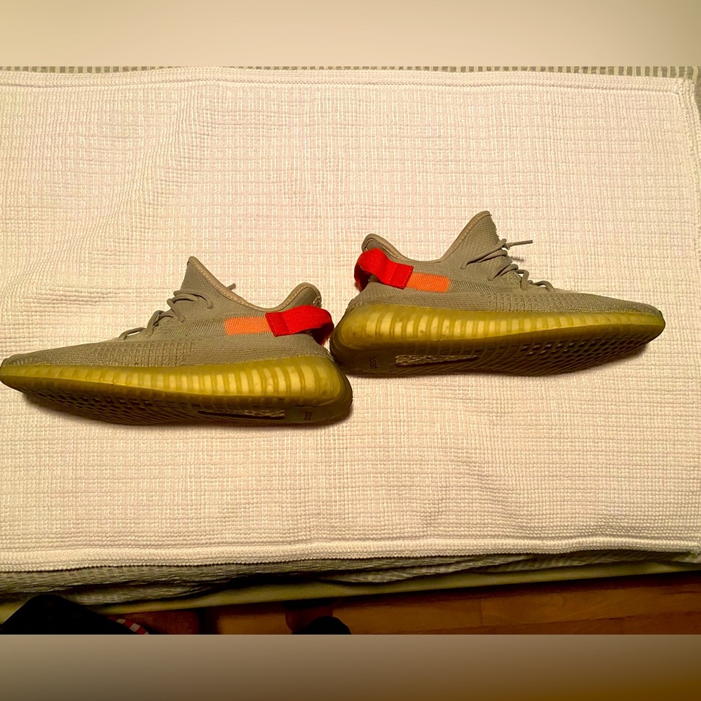 Mens Yeezy Size 10